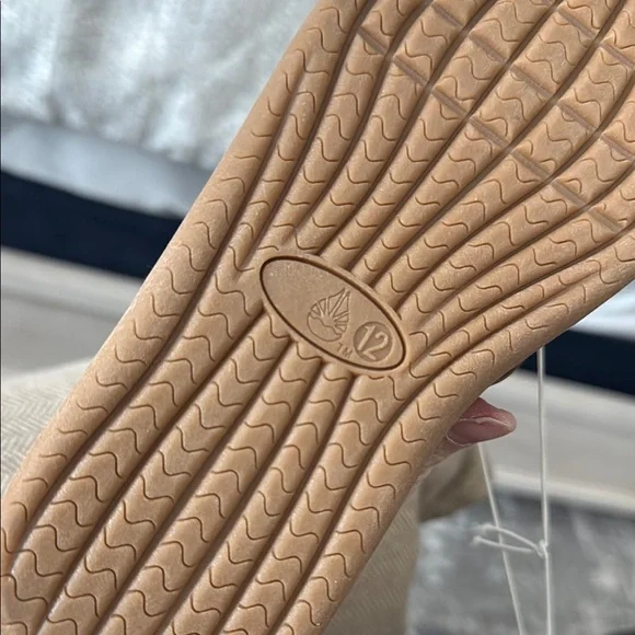 O’rageous boys or girl Brown Flip Flops - Picture 3 of 7